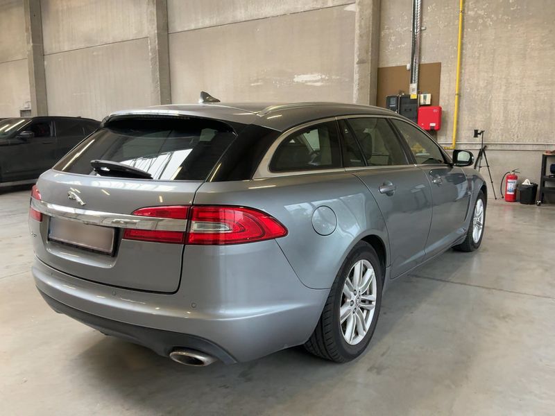 Jaguar XF 2.2 D Eco 2014 – снимка 8