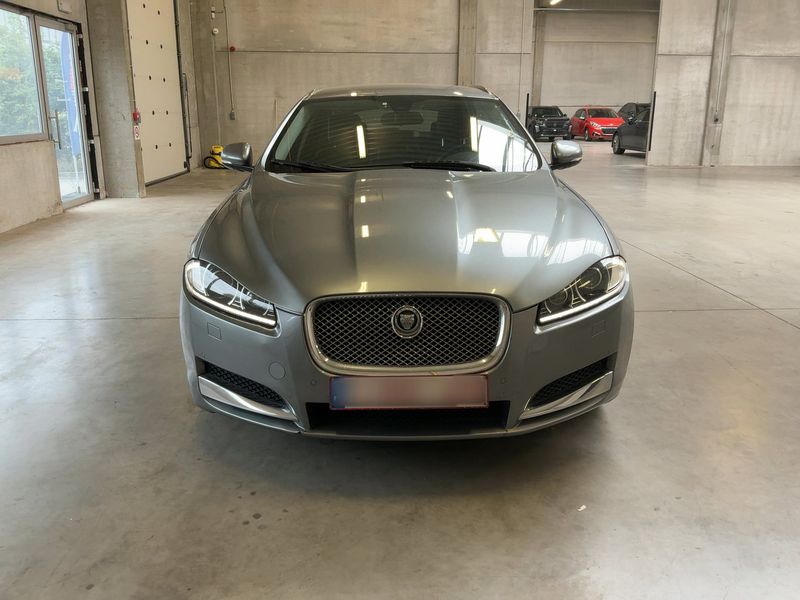 Jaguar XF 2.2 D Eco 2014 – снимка 14