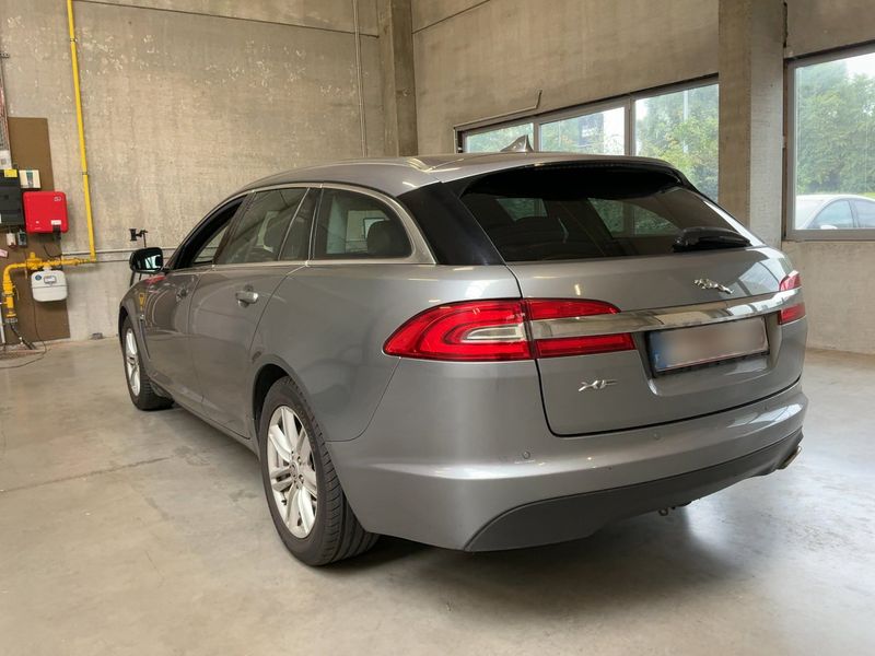 Jaguar XF 2.2 D Eco 2014 – снимка 6