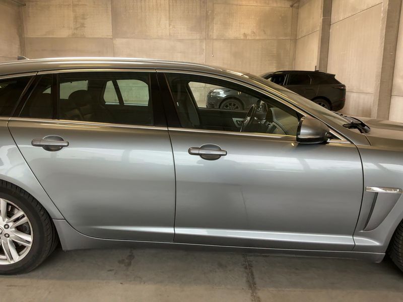 Jaguar XF 2.2 D Eco 2014 – снимка 10