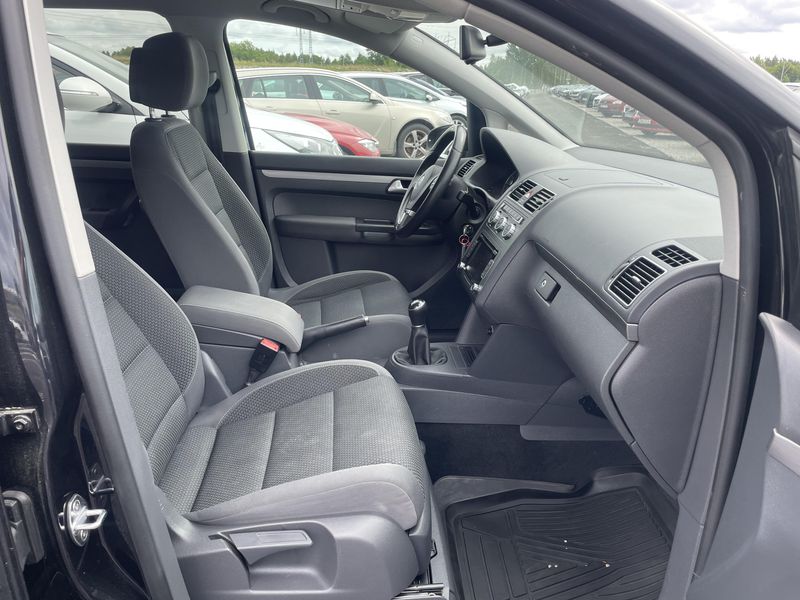 Volkswagen Touran 1.4 TSI Comfortline 2015 – снимка 16