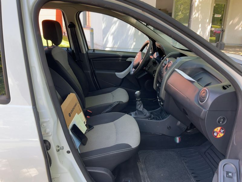 Dacia Duster 1.5 dCi Laureate 4x2 2015 – снимка 11