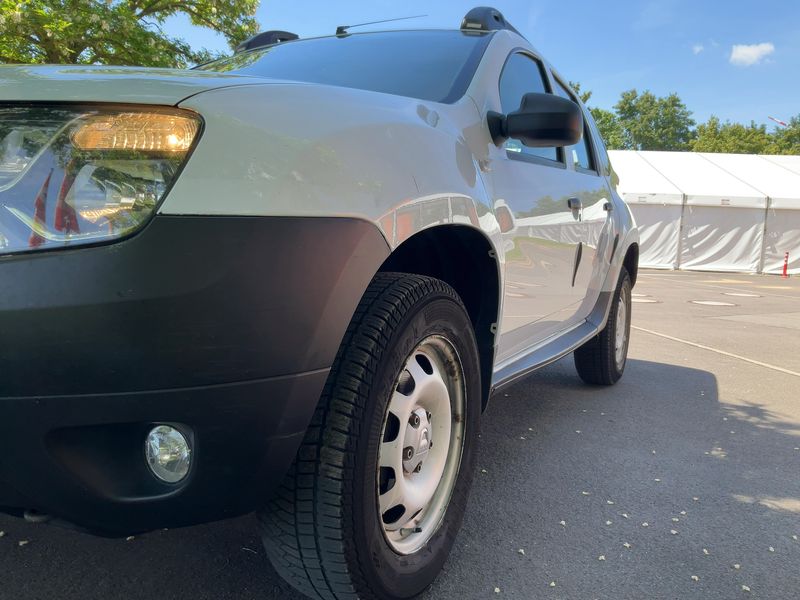 Dacia Duster 1.5 dCi Laureate 4x2 2015 – снимка 2
