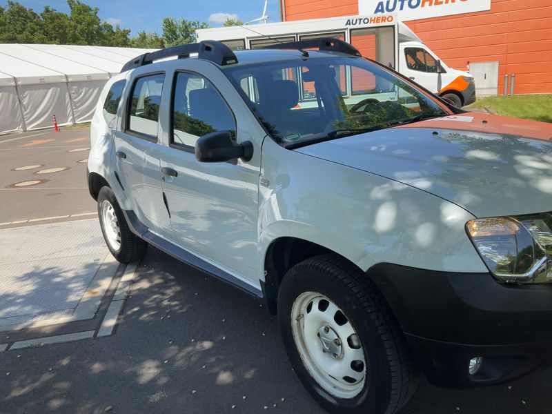 Dacia Duster 1.5 dCi Laureate 4x2 2015 – снимка 8
