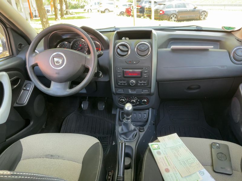 Dacia Duster 1.5 dCi Laureate 4x2 2015 – снимка 12