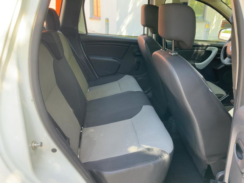 Dacia Duster 1.5 dCi Laureate 4x2 2015 – снимка 14