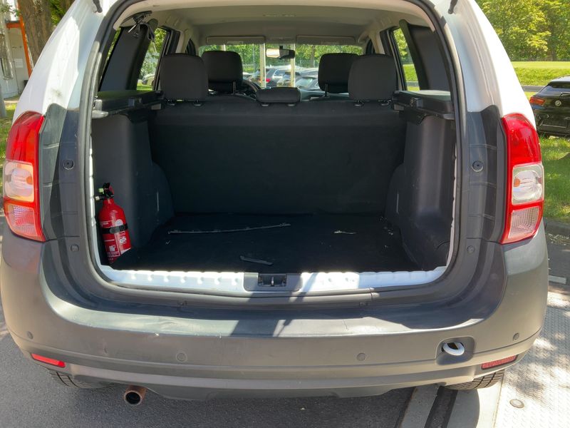 Dacia Duster 1.5 dCi Laureate 4x2 2015 – снимка 10