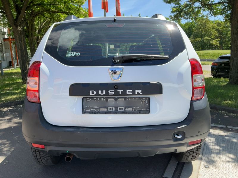 Dacia Duster 1.5 dCi Laureate 4x2 2015 – снимка 5