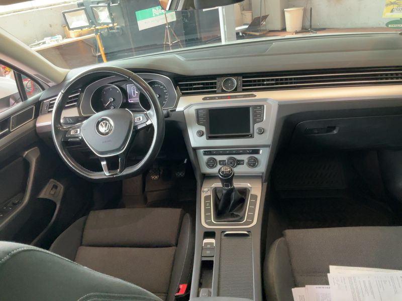 Volkswagen Passat 2.0 TDI Comfortline BlueMotion Tech 2016 – снимка 17