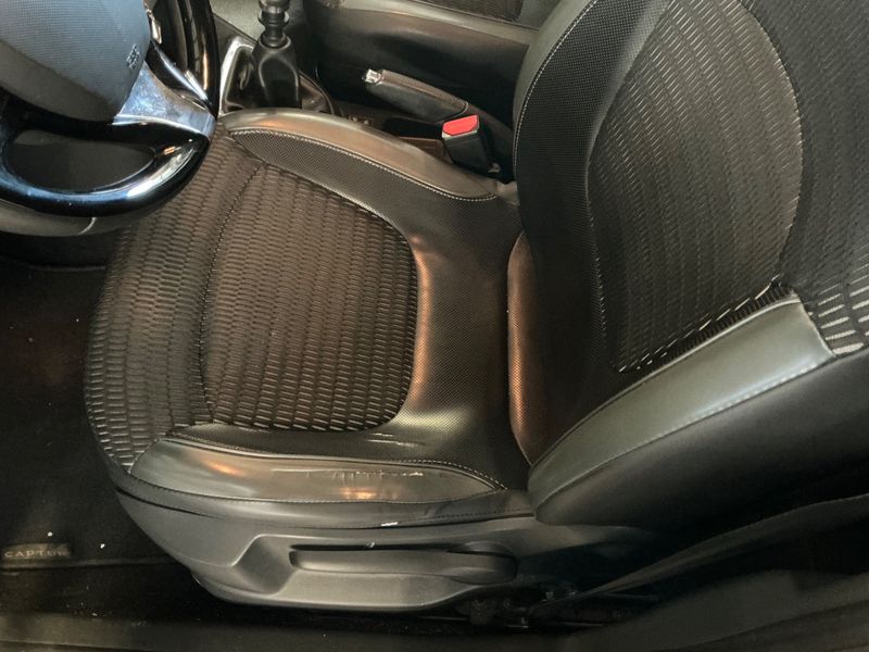 Renault Captur 1.5 dCi Energy Intens 2015 – снимка 23