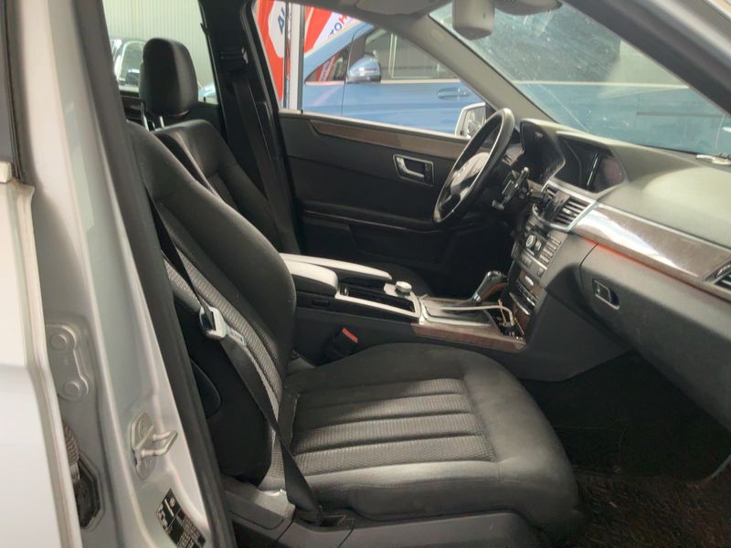 Mercedes-Benz E-Klasse E 220 CDI T BlueEfficiency Elegance 2011 – снимка 16