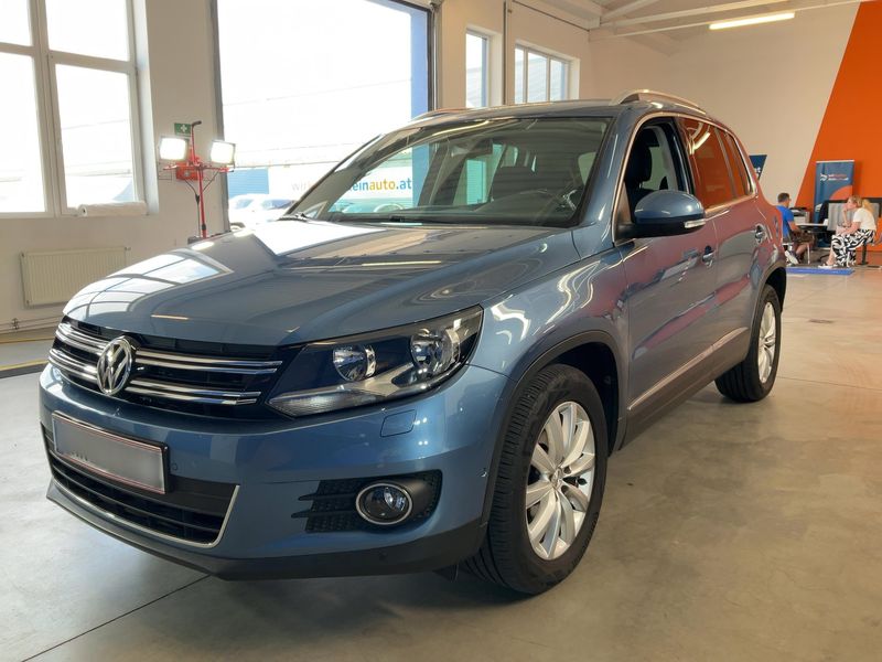 Volkswagen Tiguan 2.0 TDI Sport & Style BlueMotion Tech 2012