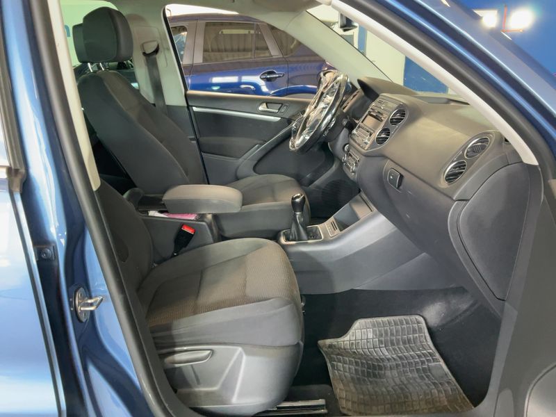 Volkswagen Tiguan 2.0 TDI Sport & Style BlueMotion Tech 2012 – снимка 17