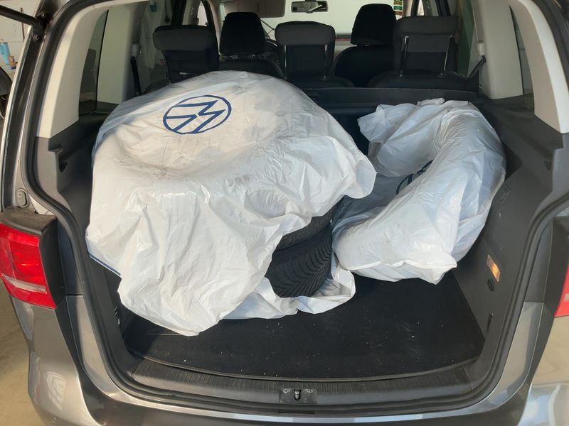 Volkswagen Touran 1.6 TDI Comfortline 2010 – снимка 16