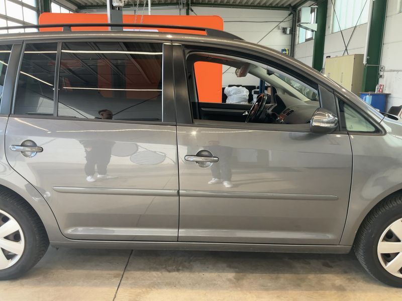 Volkswagen Touran 1.6 TDI Comfortline 2010 – снимка 10