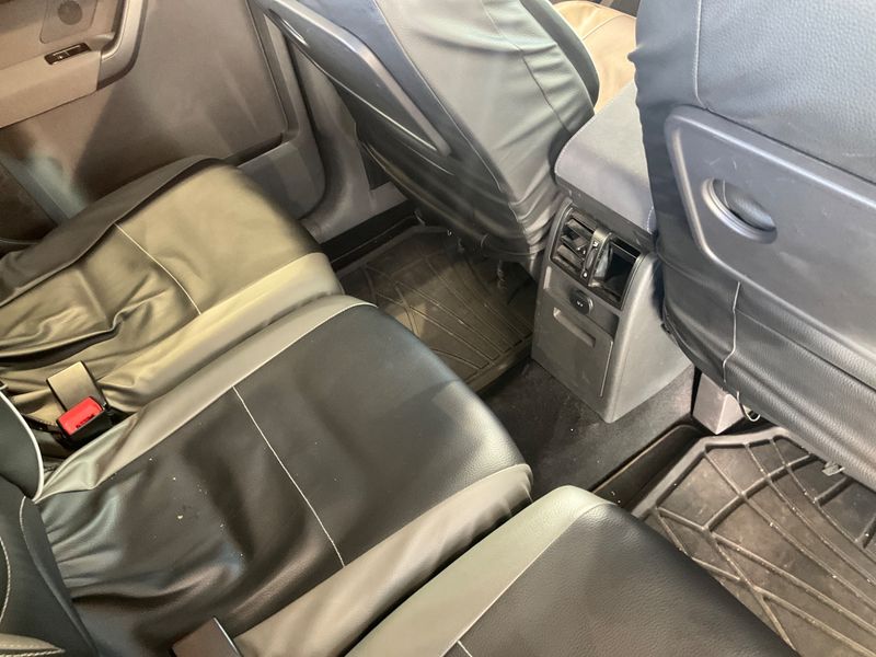 Volkswagen Touran 1.6 TDI Comfortline 2010 – снимка 40