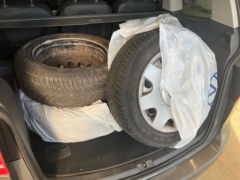 Volkswagen Touran 1.6 TDI Comfortline 2010 – снимка 15