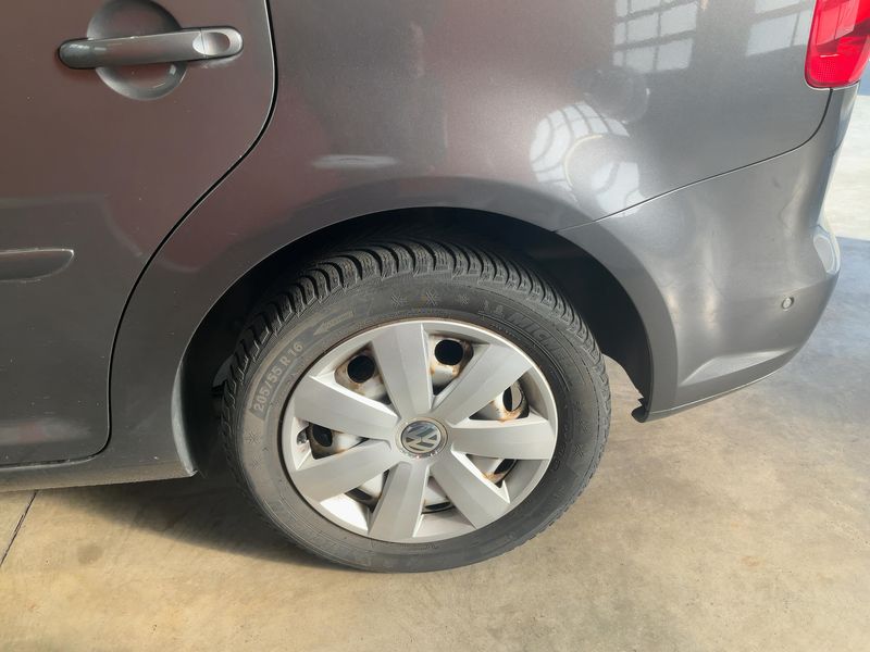 Volkswagen Touran 1.6 TDI Comfortline 2010 – снимка 5