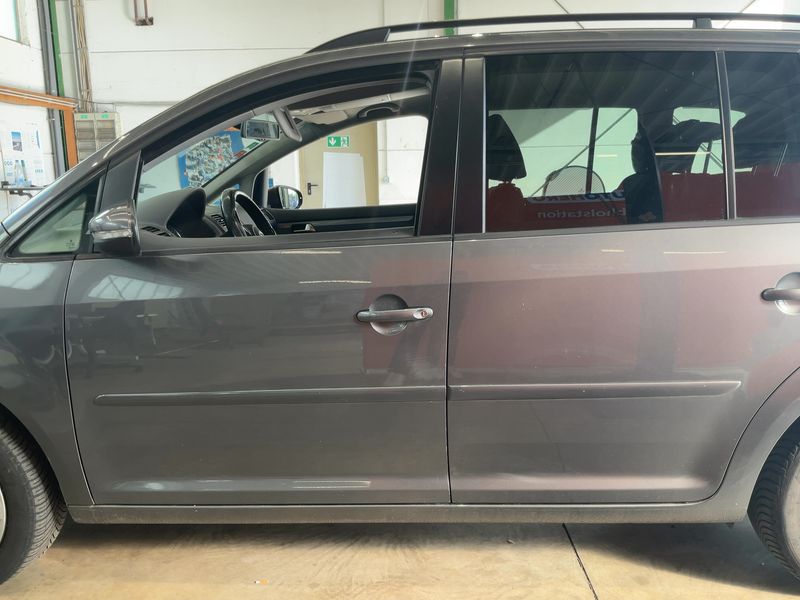 Volkswagen Touran 1.6 TDI Comfortline 2010 – снимка 4