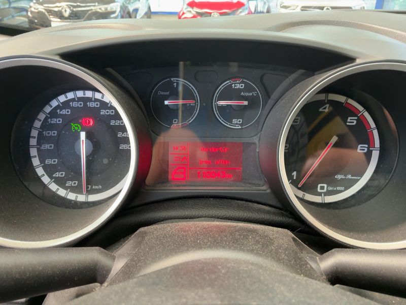 Alfa Romeo Giulietta 1.6 JTDM Distinctive 2011 – снимка 19