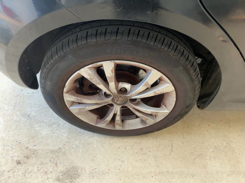 Alfa Romeo Giulietta 1.6 JTDM Distinctive 2011 – снимка 9