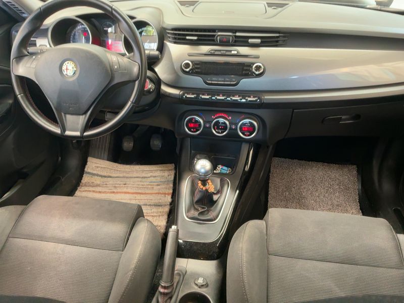 Alfa Romeo Giulietta 1.6 JTDM Distinctive 2011 – снимка 18