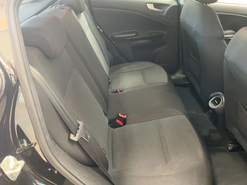 Alfa Romeo Giulietta 1.6 JTDM Distinctive 2011 – снимка 20