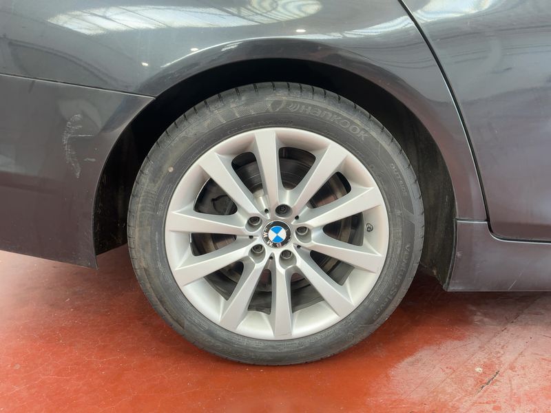 BMW 5er 520d xDrive Luxury 2015 – снимка 19