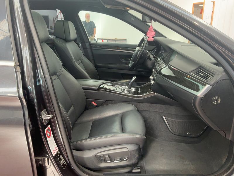 BMW 5er 520d xDrive Luxury 2015 – снимка 11