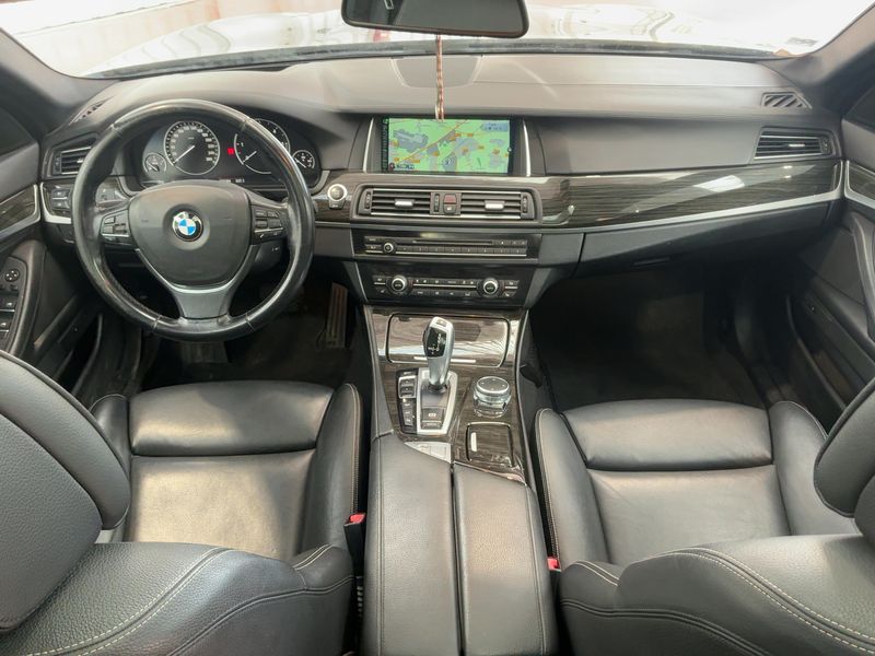 BMW 5er 520d xDrive Luxury 2015 – снимка 12