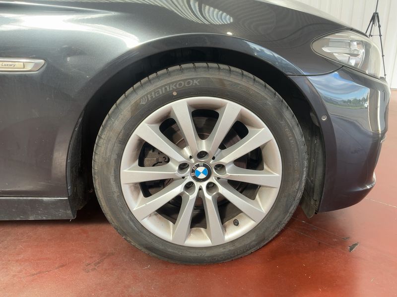 BMW 5er 520d xDrive Luxury 2015 – снимка 20