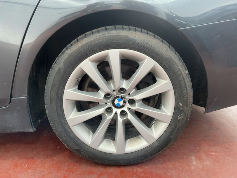 BMW 5er 520d xDrive Luxury 2015 – снимка 18