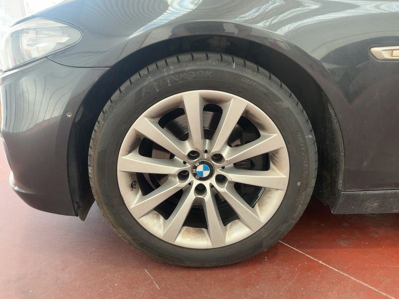 BMW 5er 520d xDrive Luxury 2015 – снимка 17