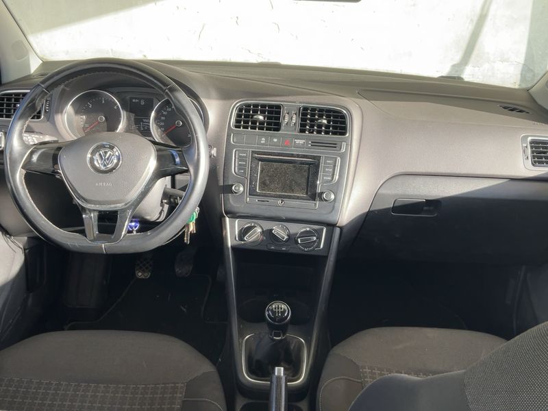 Volkswagen Polo 1.4 TDI Advance BlueMotion Tech 2015 – снимка 17