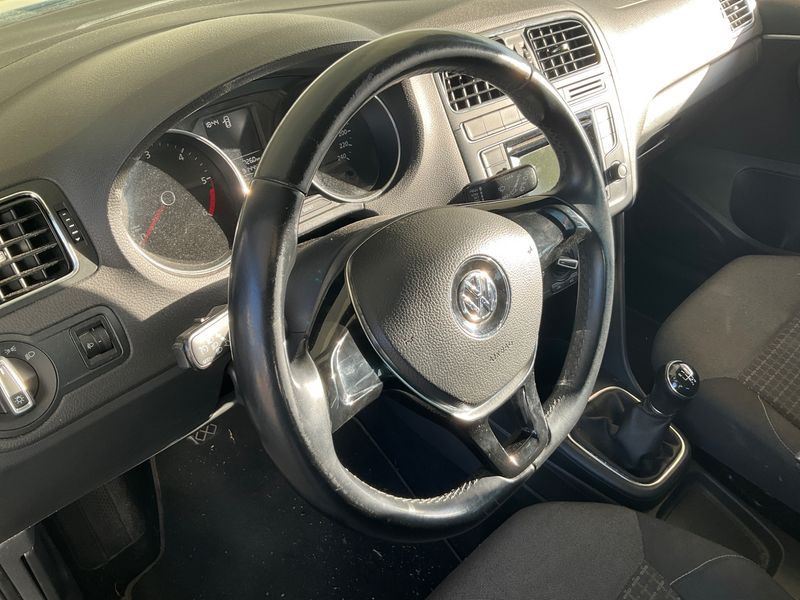 Volkswagen Polo 1.4 TDI Advance BlueMotion Tech 2015 – снимка 36