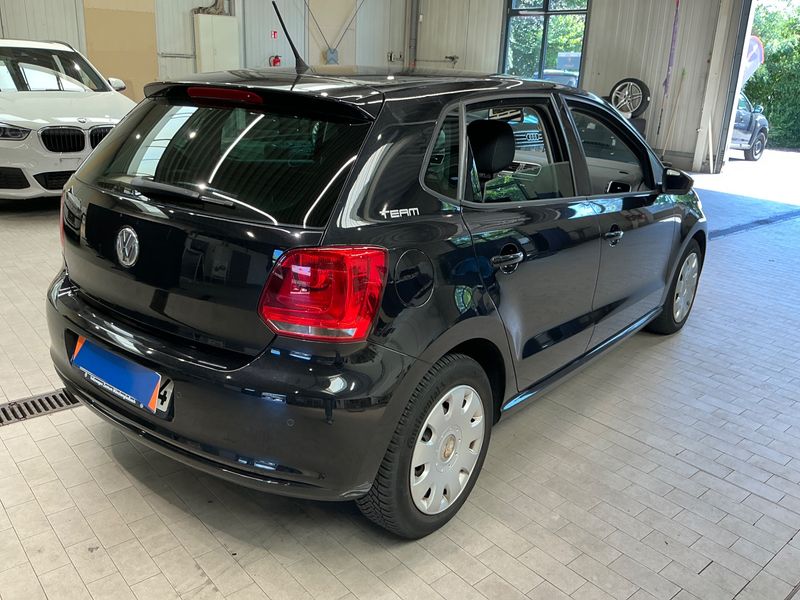 Volkswagen Polo 1.6 TDI Comfortline 2011 – снимка 2