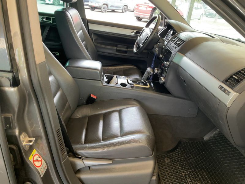 Volkswagen Touareg 3.0 V6 TDI Executive 2008 – снимка 16