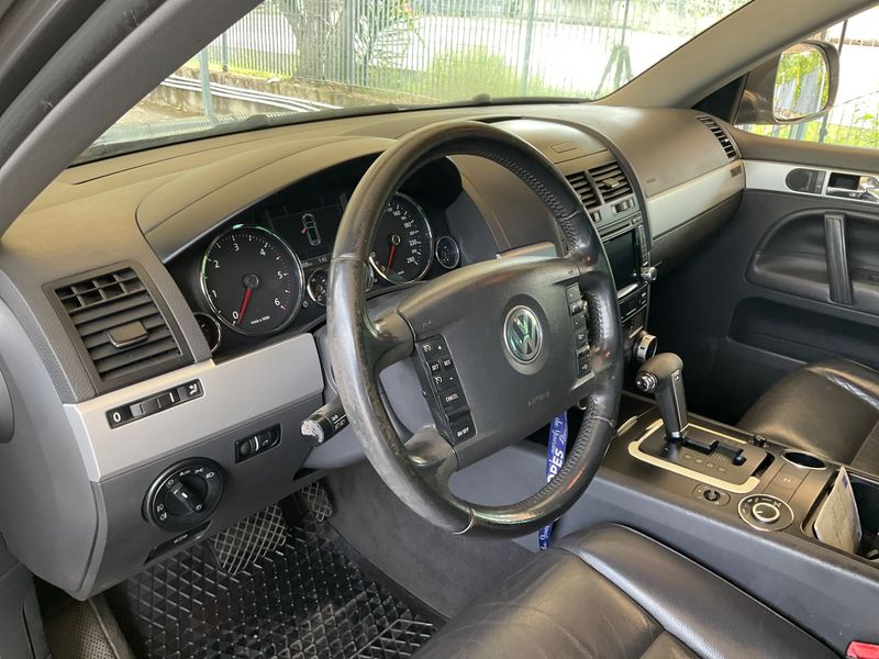 Volkswagen Touareg 3.0 V6 TDI Executive 2008 – снимка 27