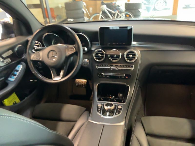 Mercedes-Benz GLC-Klasse GLC 250 4Matic AMG Line 2019 – снимка 17