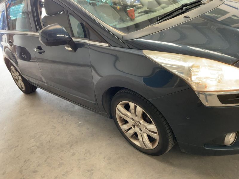 Peugeot 5008 1.6 THP Allure 2013 – снимка 8