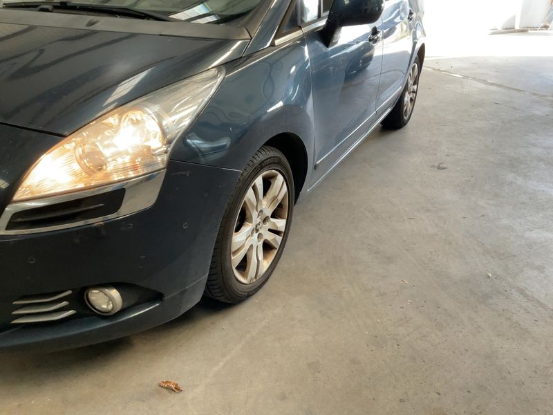 Peugeot 5008 1.6 THP Allure 2013 – снимка 2