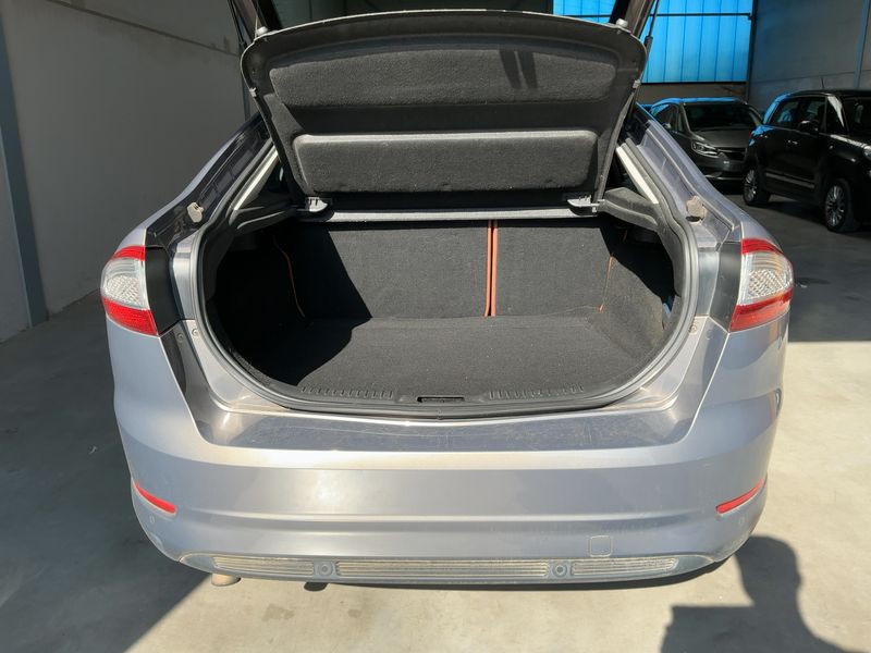 Ford Mondeo 1.6 EcoBoost Business Edition 2013 – снимка 15