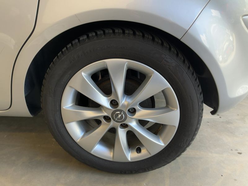 Opel Corsa 1.4 Active 2013 – снимка 5