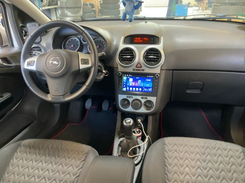 Opel Corsa 1.4 Active 2013 – снимка 17