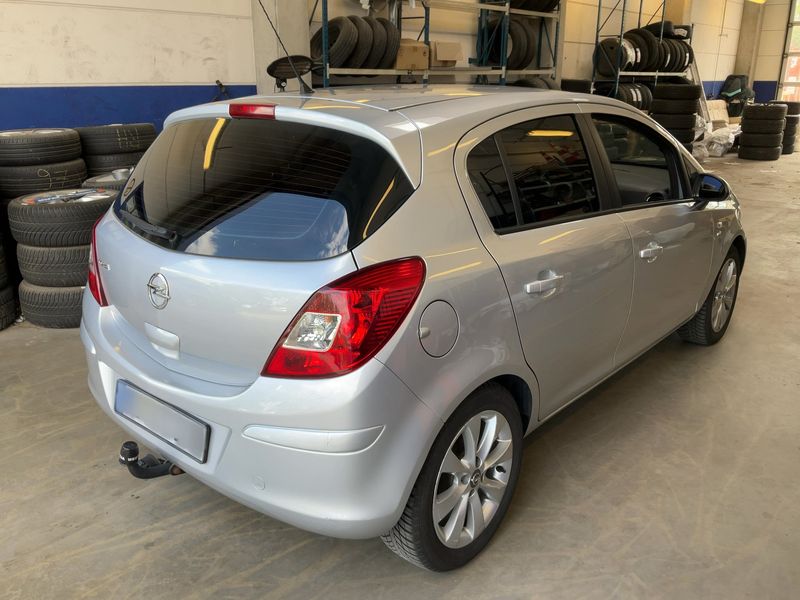 Opel Corsa 1.4 Active 2013 – снимка 8