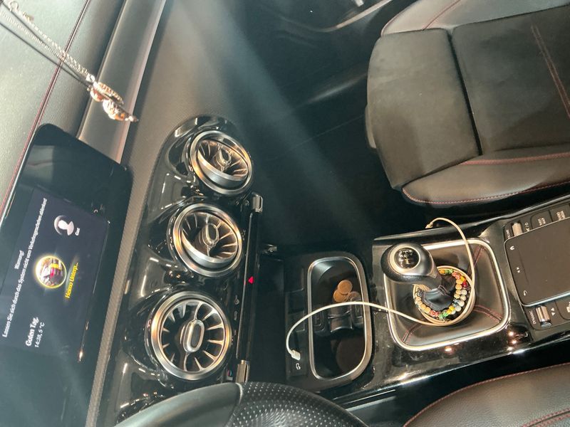 Mercedes-Benz CLA-Klasse CLA 180 AMG Line 2020 – снимка 36