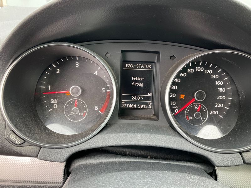Volkswagen Golf VI 1.6 TDI Match BlueMotion Tech 2012 – снимка 4