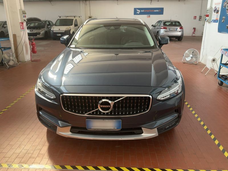 Volvo V90 Cross Country 2.0 D5 Pro AWD 2019 – снимка 14