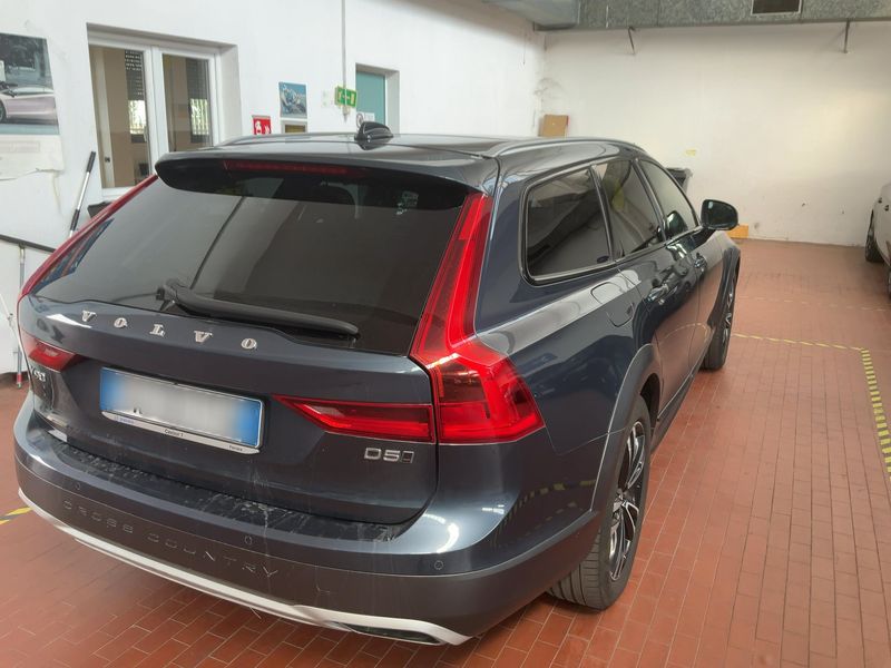 Volvo V90 Cross Country 2.0 D5 Pro AWD 2019 – снимка 8