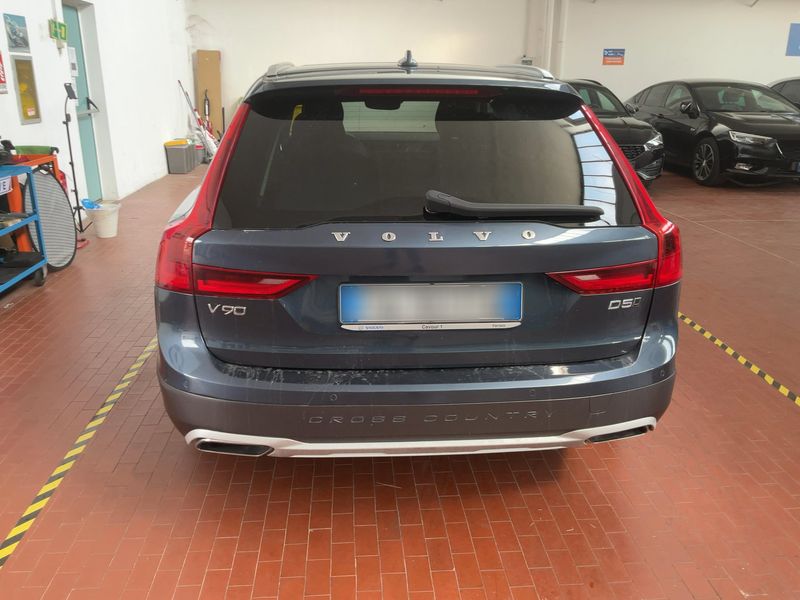 Volvo V90 Cross Country 2.0 D5 Pro AWD 2019 – снимка 7